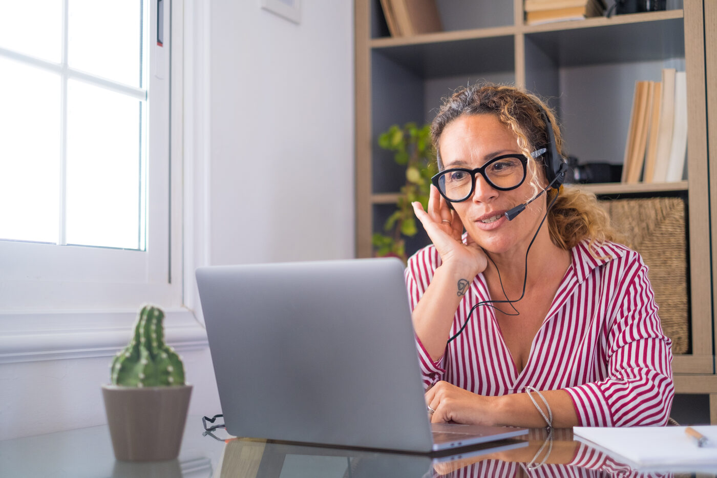 Employee getting IT help from home