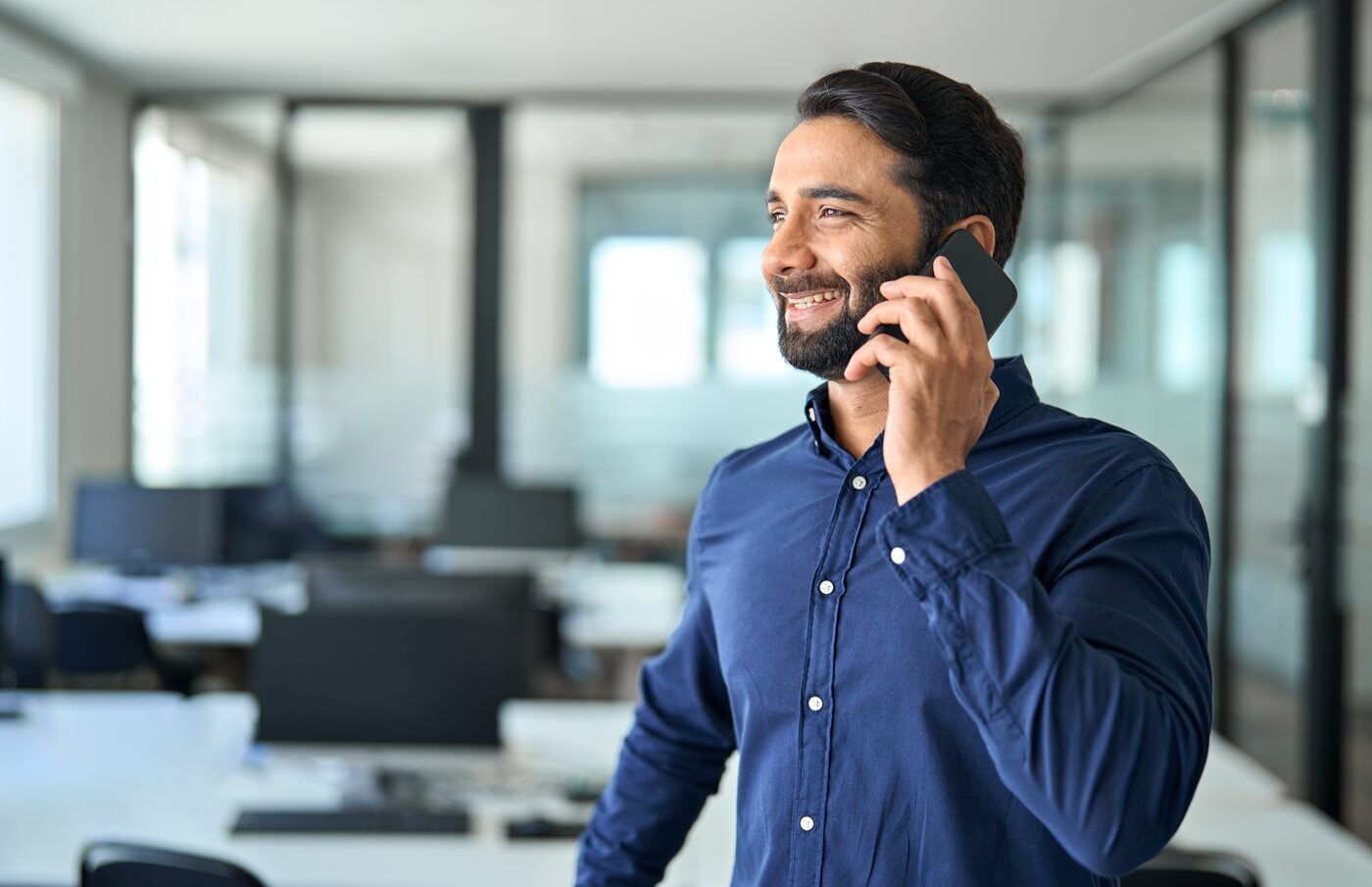 Employee getting a grounded answer on a call